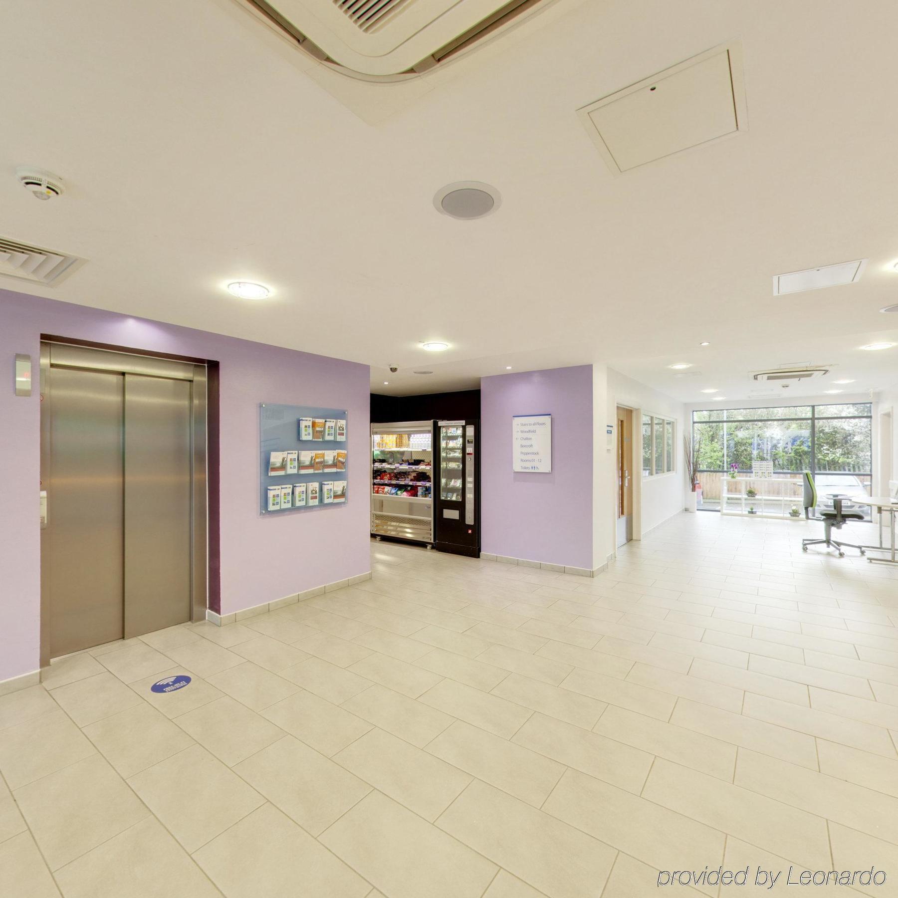 邓斯特布尔智选假日酒店 外观 照片